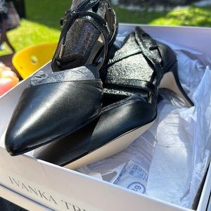 New - Ivanna Trump black leather pumps